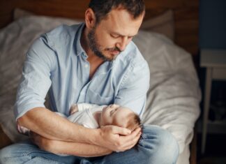 Indennità di disoccupazione anche per il lavoratore padre dimissionario