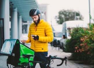 Rimborso chilometrico ai rider: costituisce reddito da lavoro dipendente?