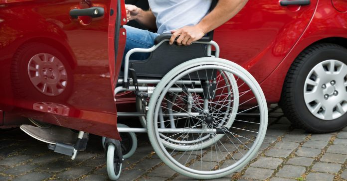 Auto utilizzata dal disabile: ecco quando decade l’agevolazione IVA