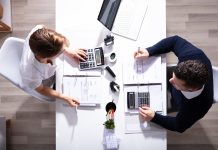 Forfettari, ricavi e compensi con bollo